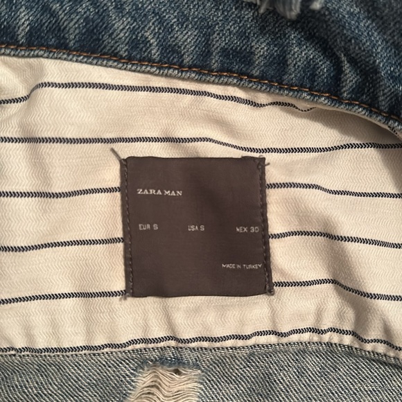 Men’s small denim vest, only worn once. “Like new” condition. - Picture 2 of 3